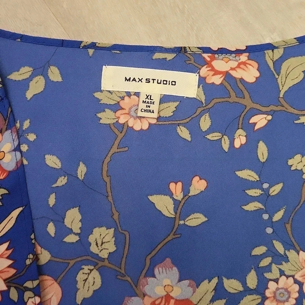Max Studio Blue Floral Surplice Blouse Flutter Long Sleeves Womens Size XL - Picture 2 of 8